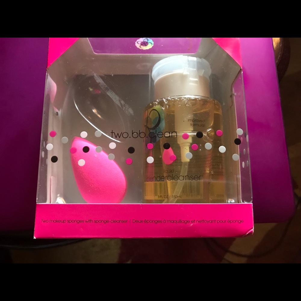 Beauty Blender And Cleanser
